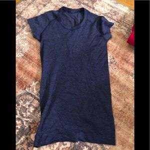 Lululemon fitted top